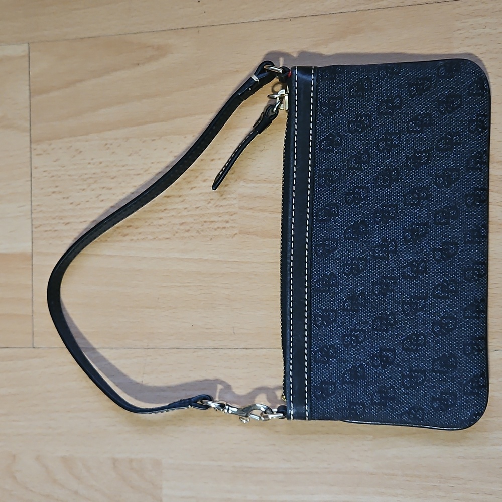 Dooney & Bourke Black Logo &Leather Wristlet with‎ Monogram. - Picture 3 of 9